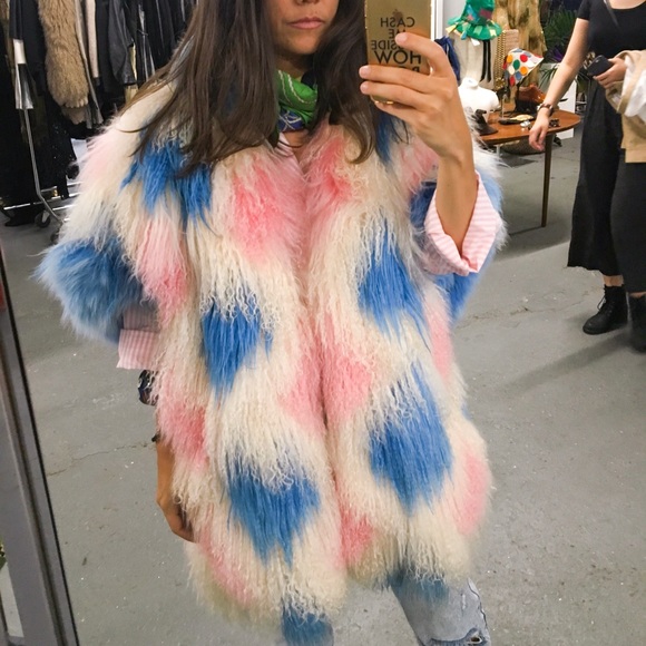 Meet your Posher, Eliza - Picture 2 of 2